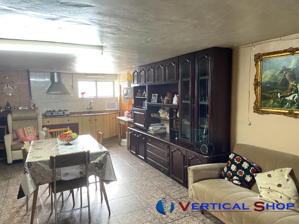 For sale of commercial in Caudete