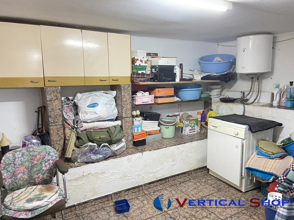 For sale of commercial in Caudete