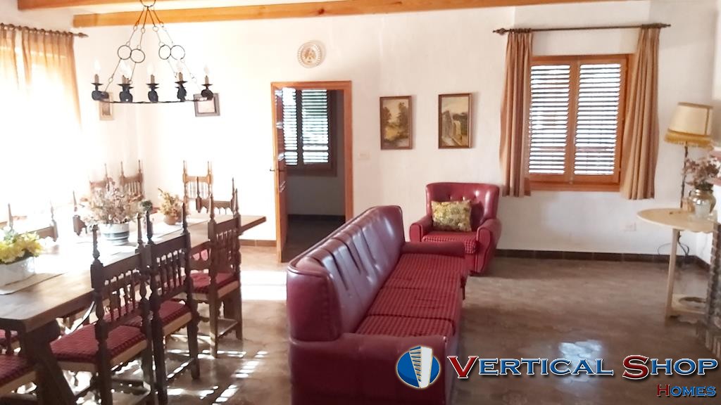 For sale of chalet in Caudete