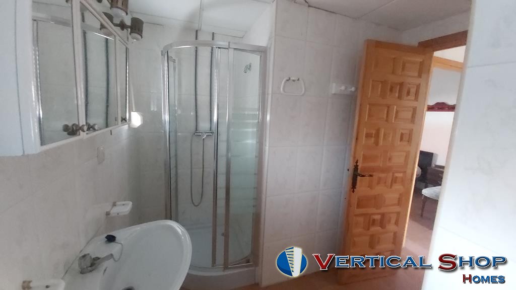 For sale of chalet in Caudete
