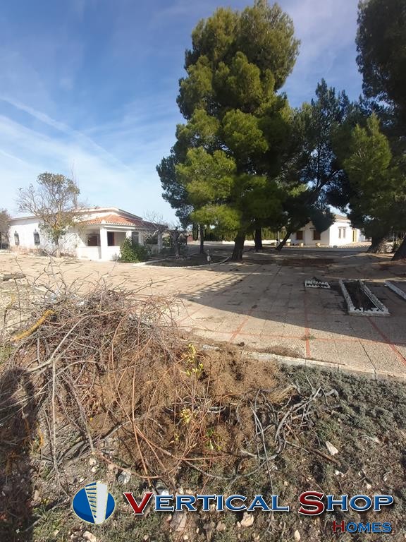 For sale of chalet in Caudete