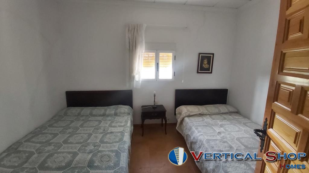 For sale of chalet in Caudete