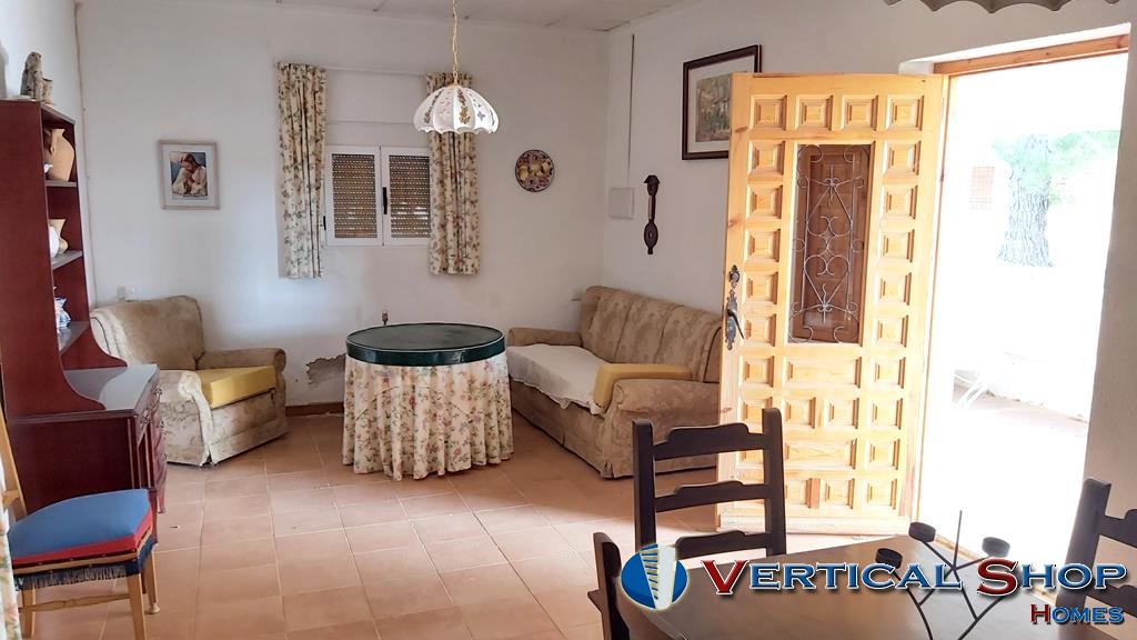 For sale of chalet in Caudete