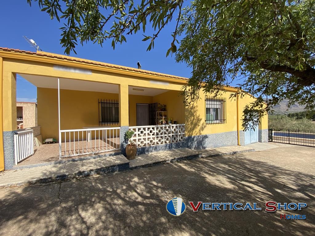 Chalet en venta en San Vicente, Caudete