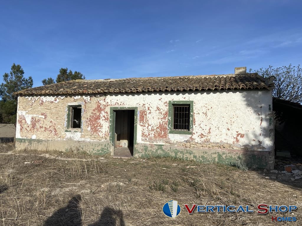 For sale of chalet in Villena