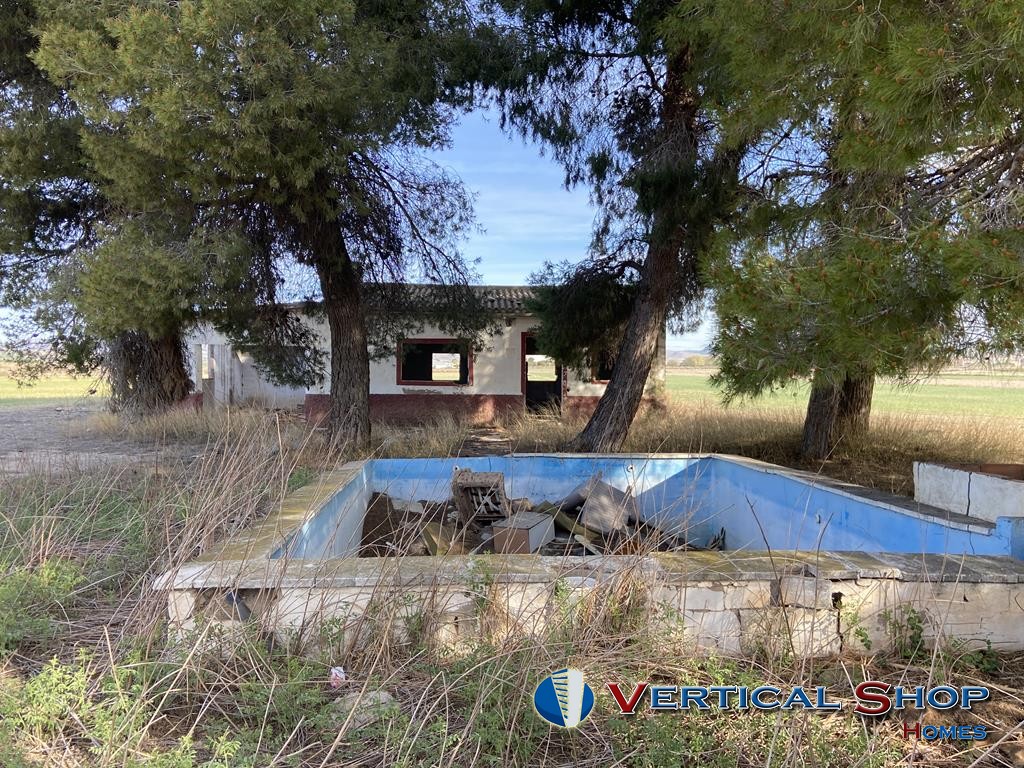 For sale of chalet in Villena