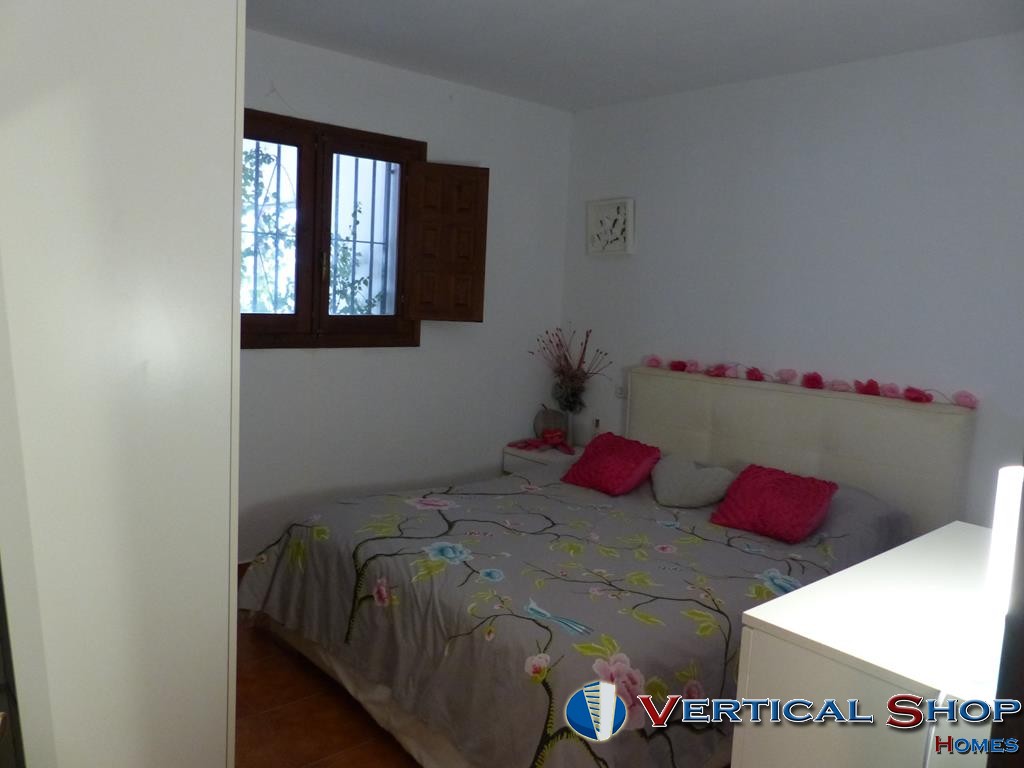 For sale of chalet in Caudete