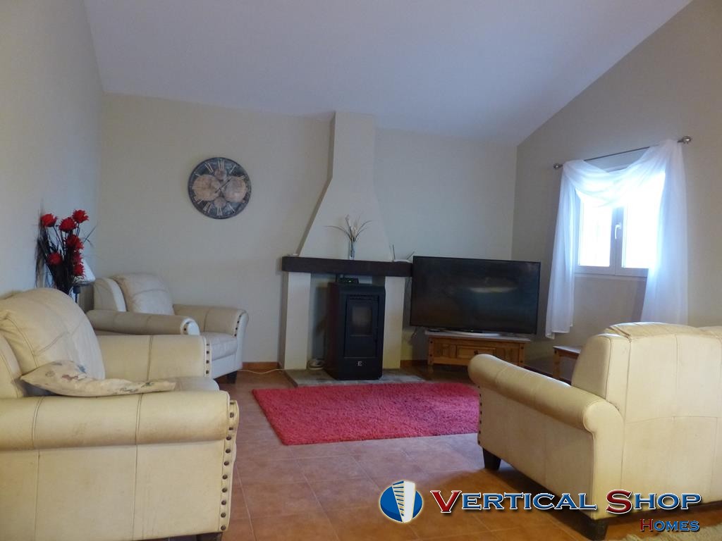 For sale of chalet in Caudete