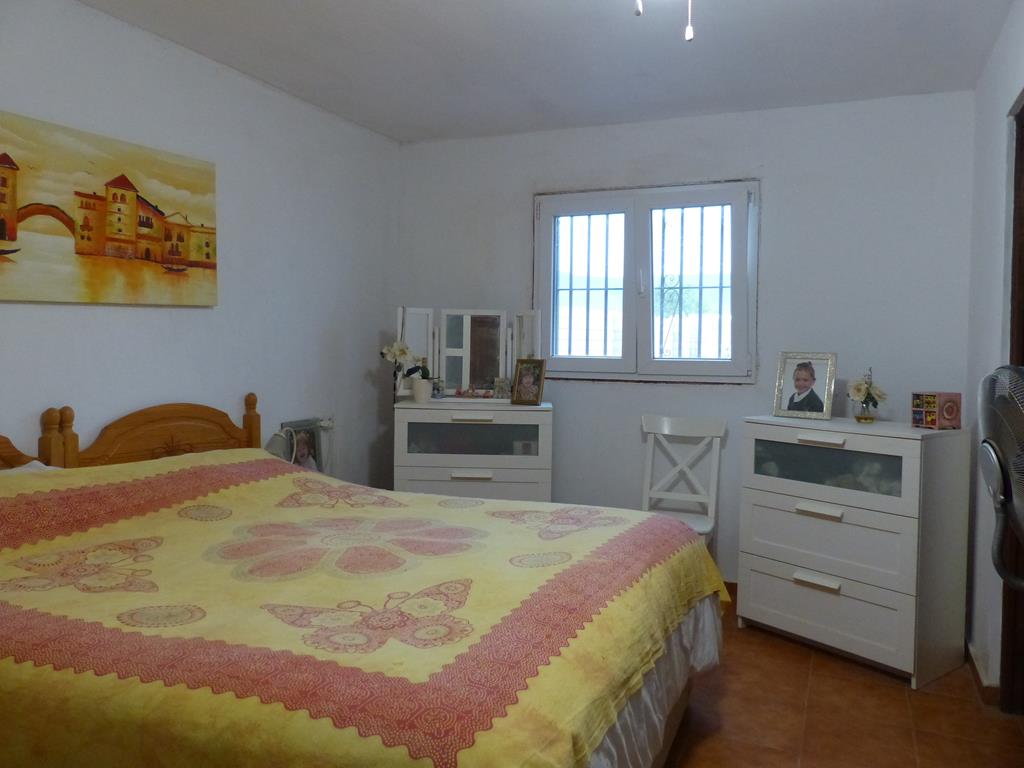 For sale of chalet in Caudete