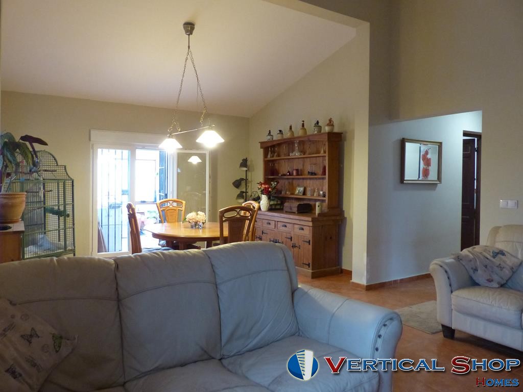 For sale of chalet in Caudete