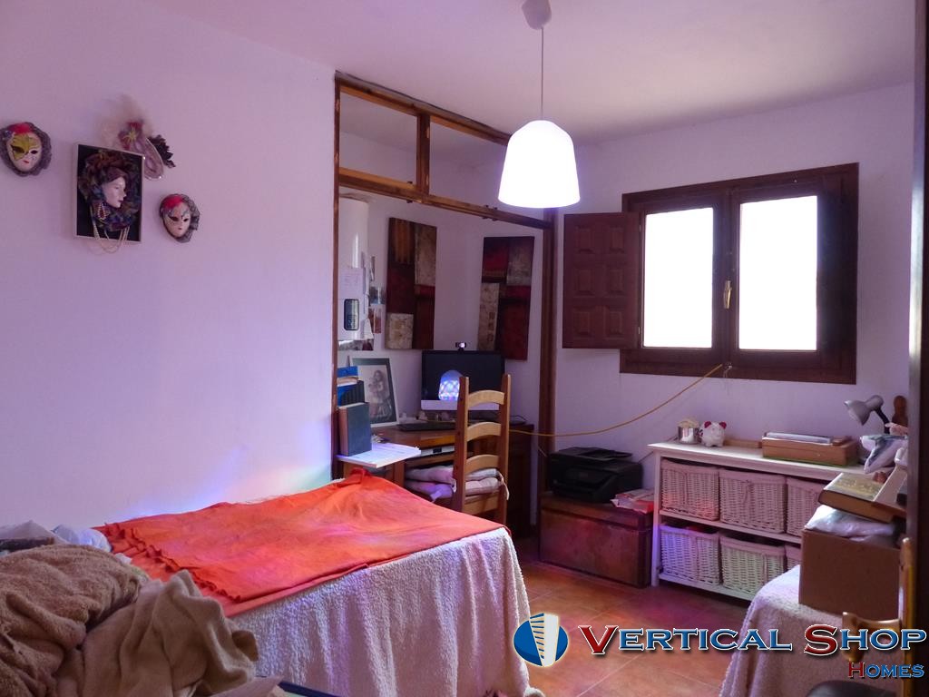 For sale of chalet in Caudete