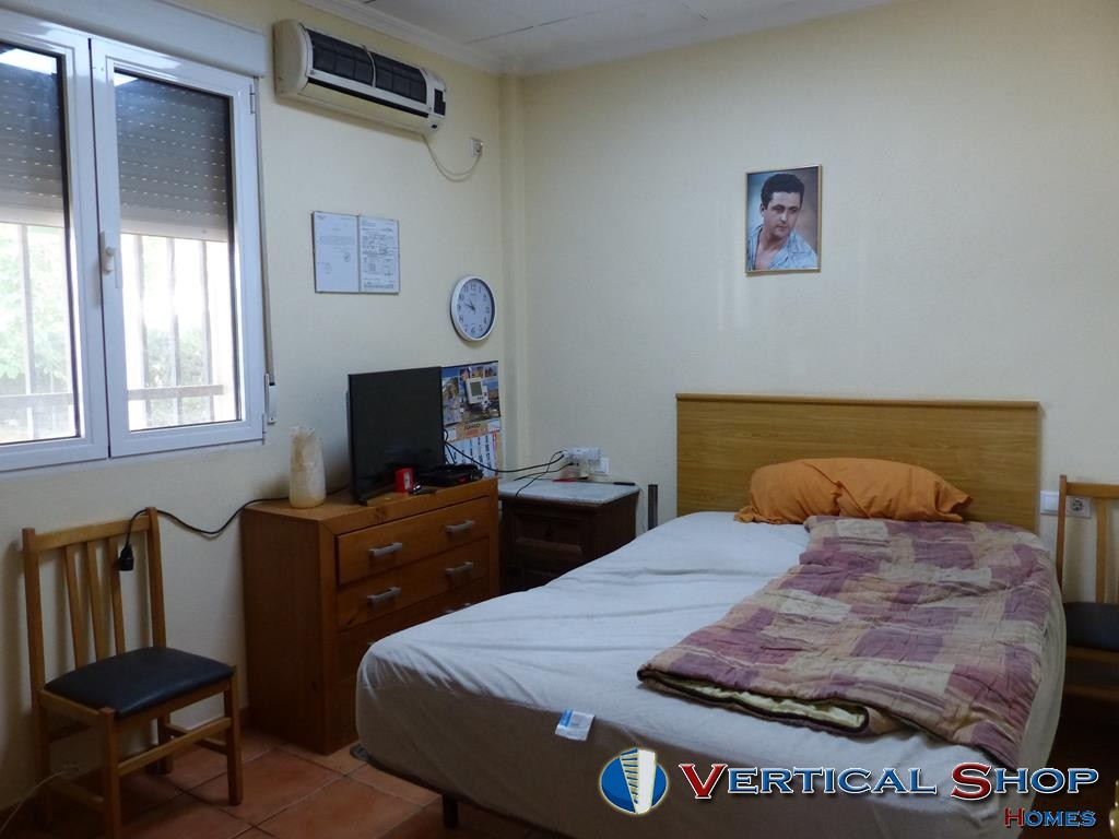 For sale of chalet in Caudete