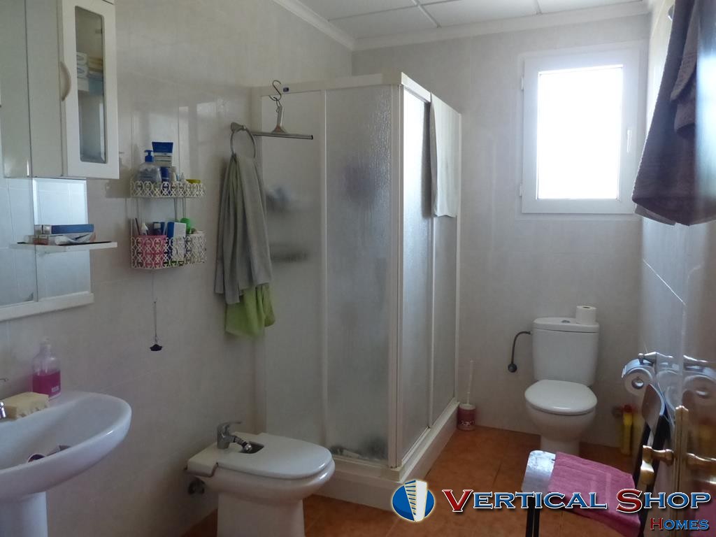 For sale of chalet in Caudete