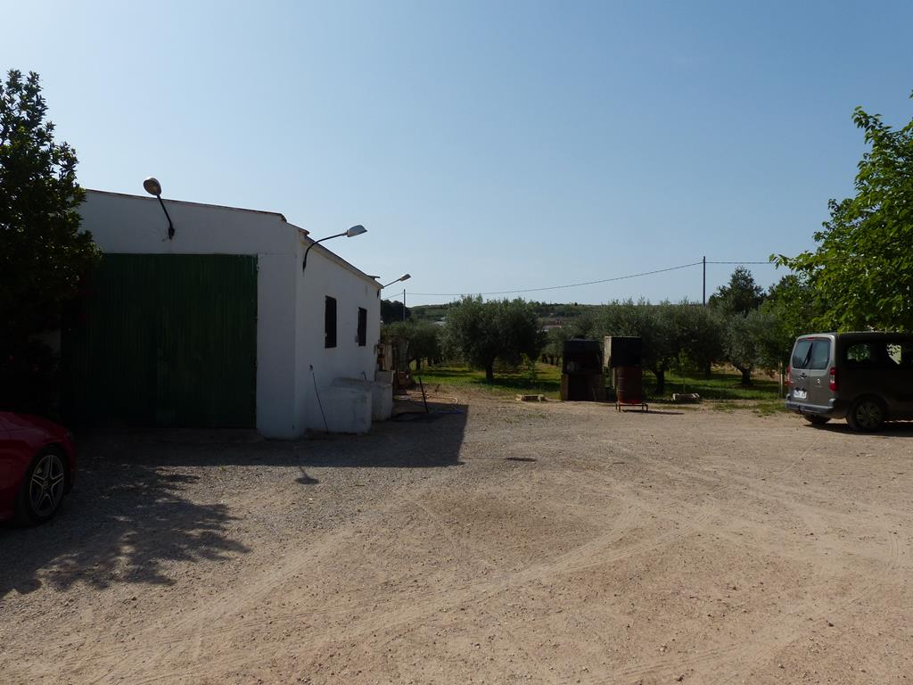 For sale of chalet in Caudete