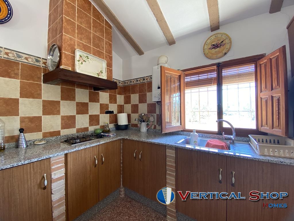 For sale of chalet in Caudete