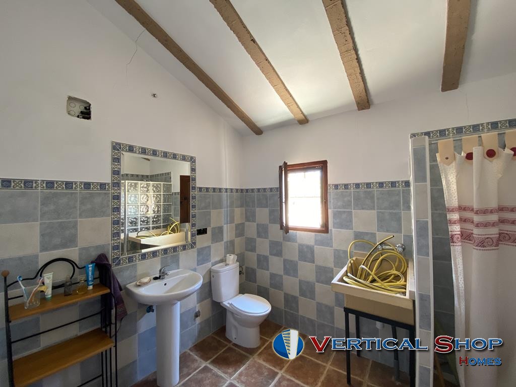 For sale of chalet in Caudete