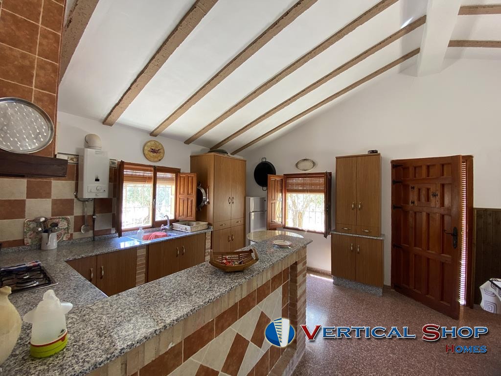 For sale of chalet in Caudete
