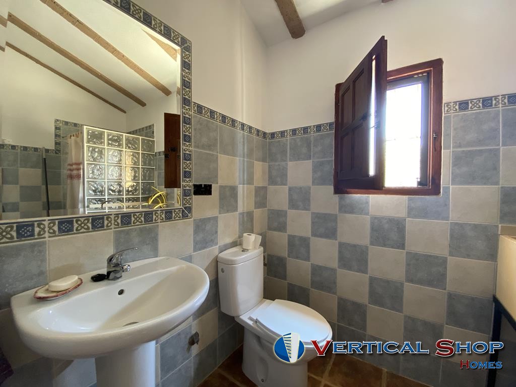 For sale of chalet in Caudete