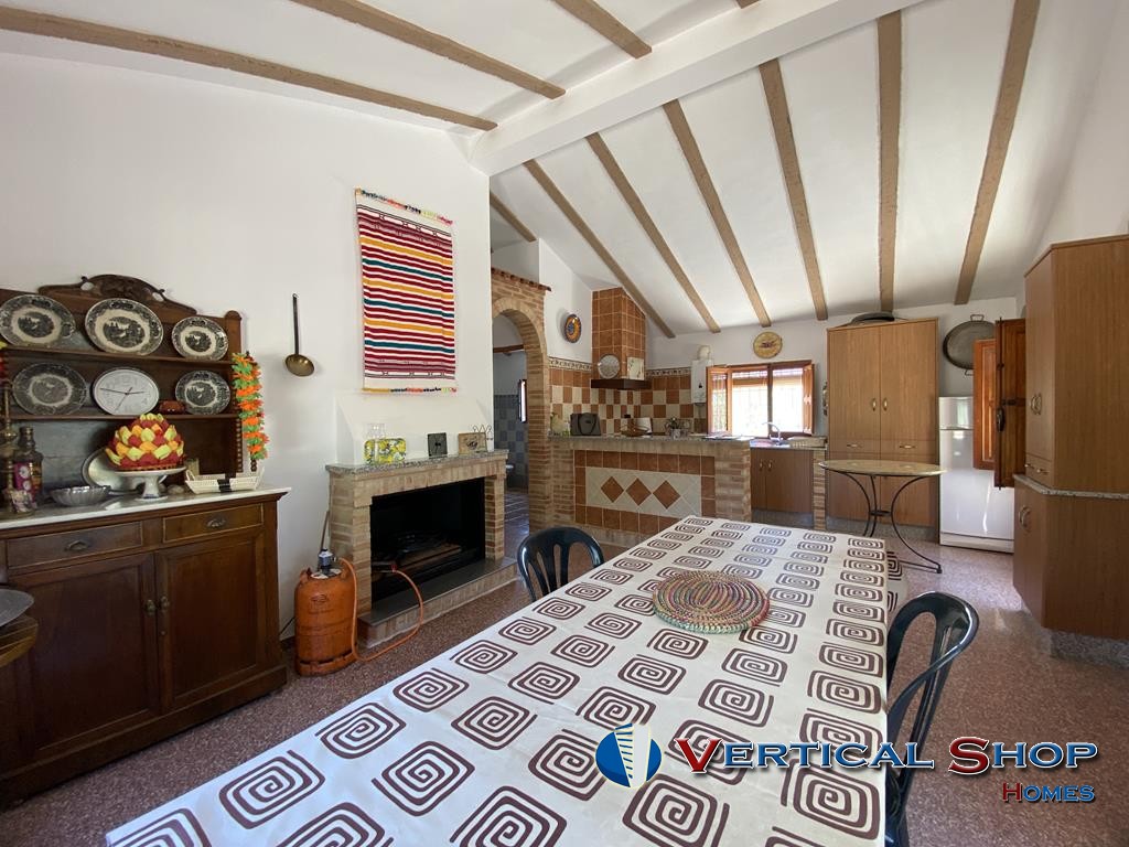 For sale of chalet in Caudete