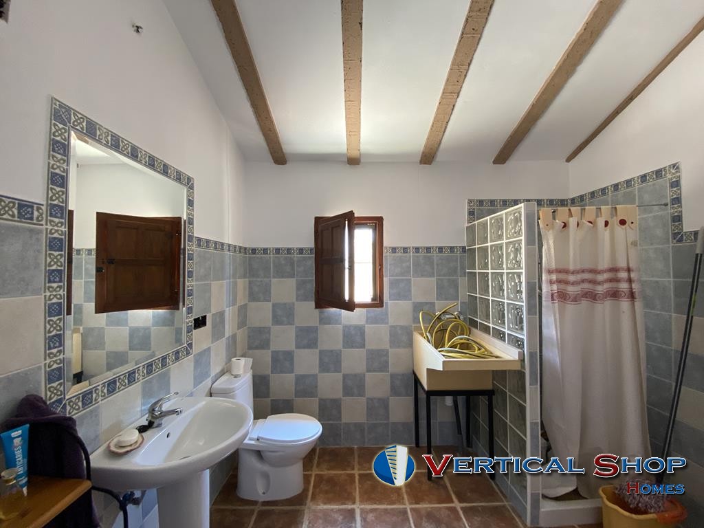 For sale of chalet in Caudete
