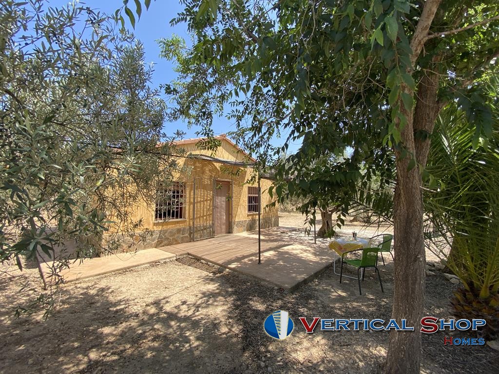 For sale of chalet in Caudete