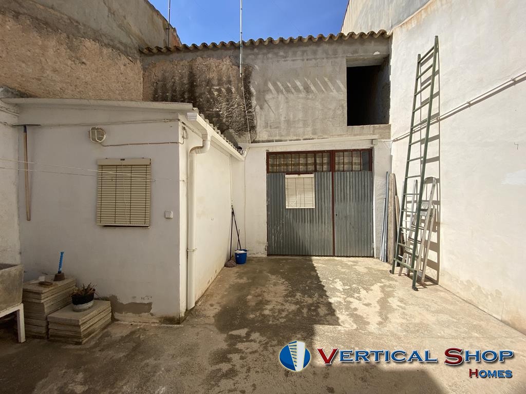 For sale of house in Caudete