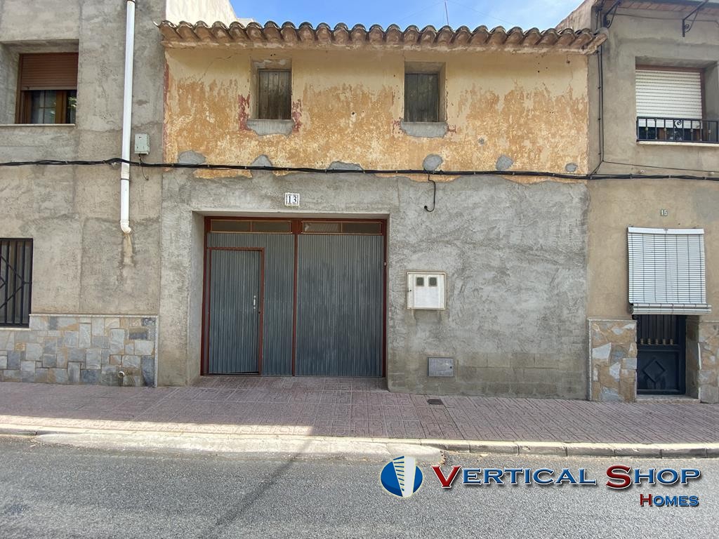 For sale of house in Caudete