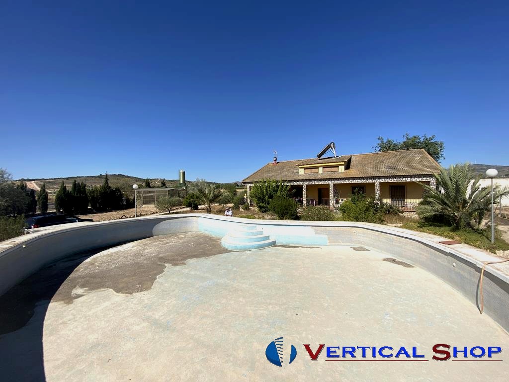 Venta de chalet en Caudete