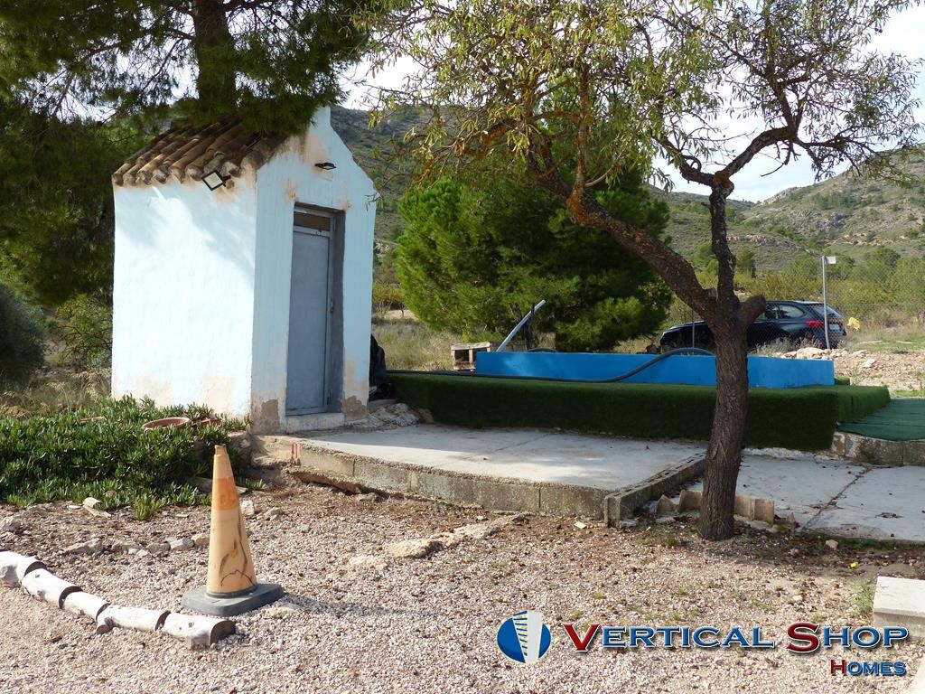 For sale of rural property in Yecla