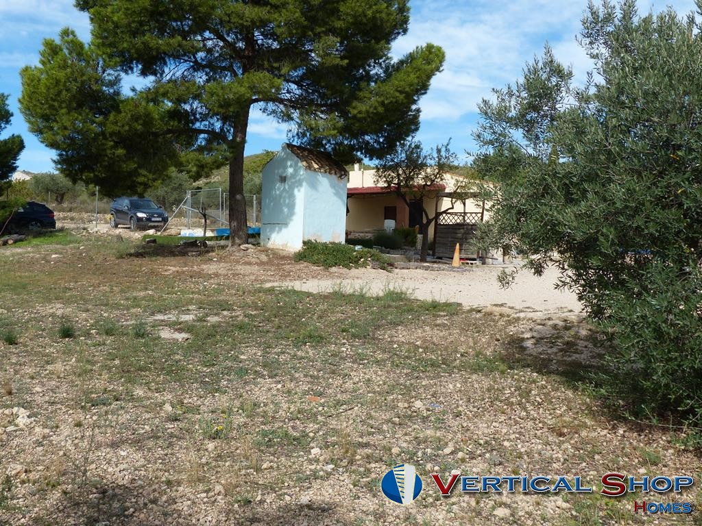 For sale of rural property in Yecla