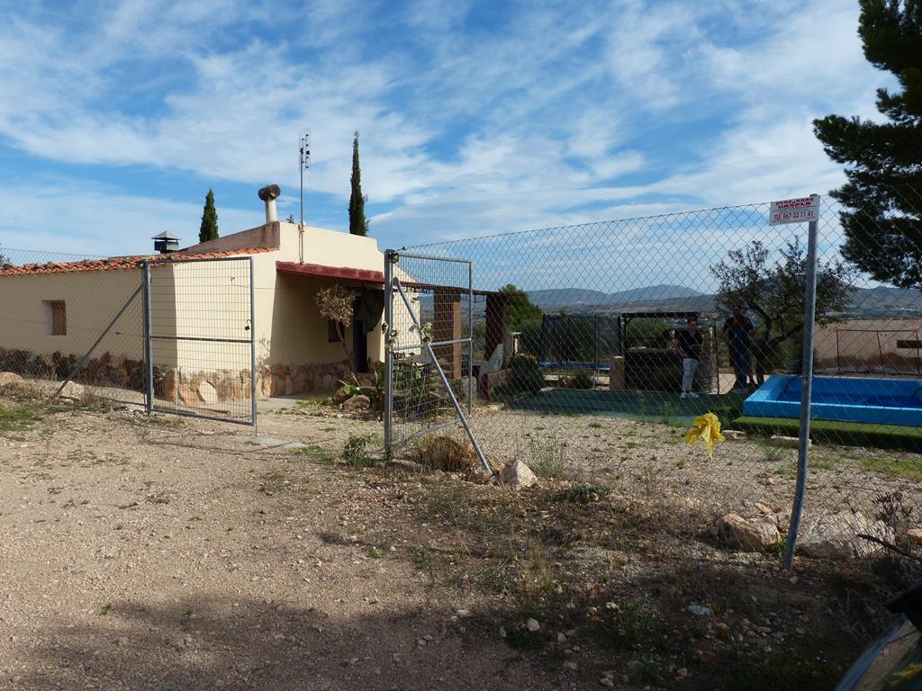 For sale of rural property in Yecla