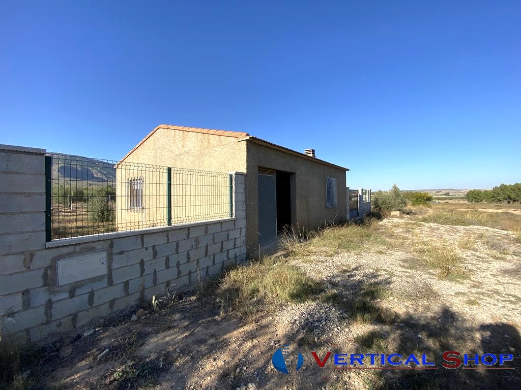 For sale of chalet in Caudete