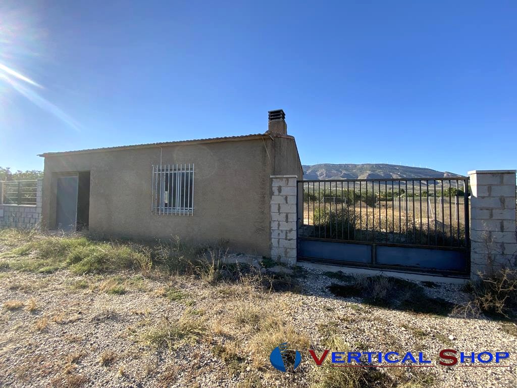 For sale of chalet in Caudete