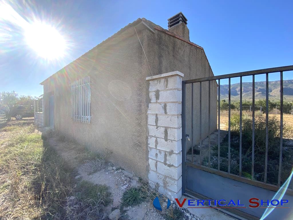 For sale of chalet in Caudete