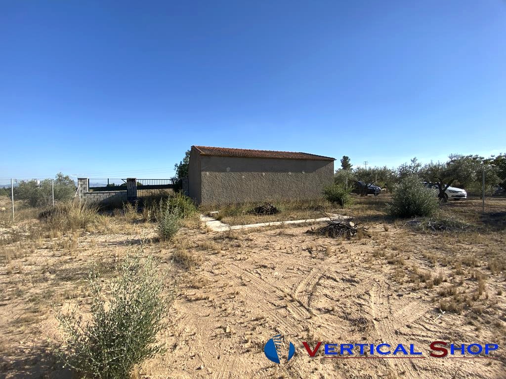 For sale of chalet in Caudete