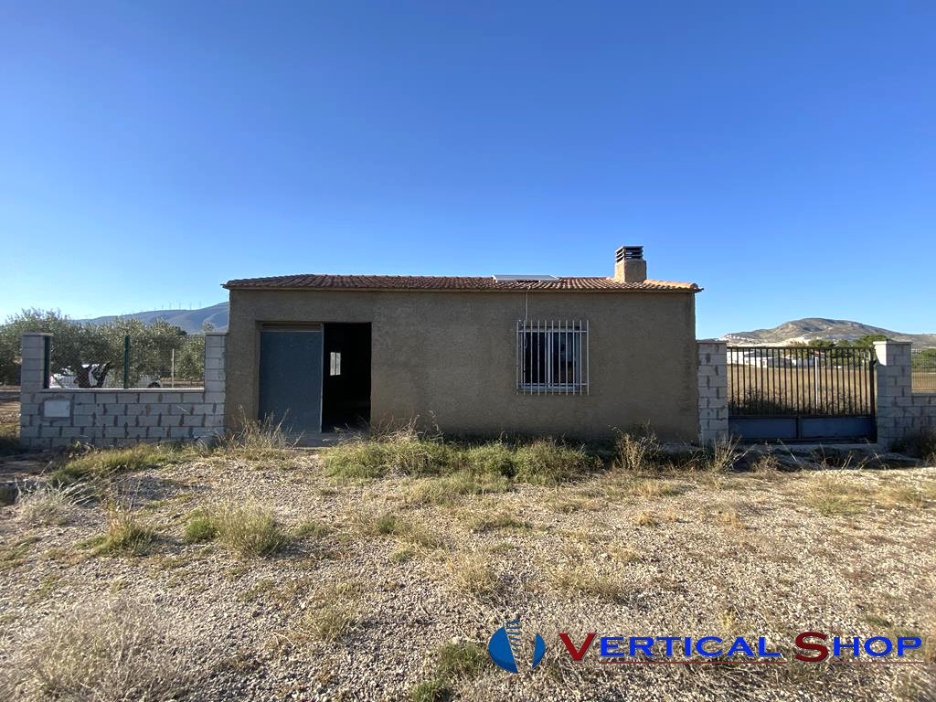 For sale of chalet in Caudete