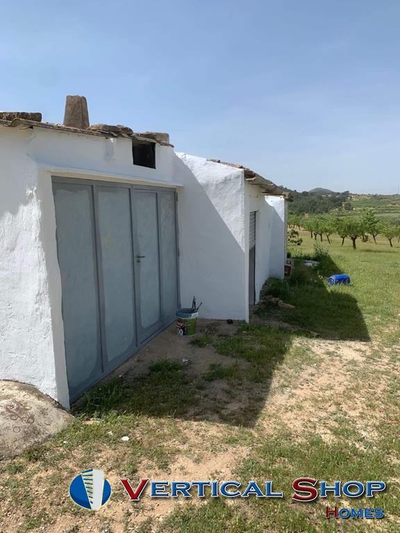 For sale of chalet in Caudete