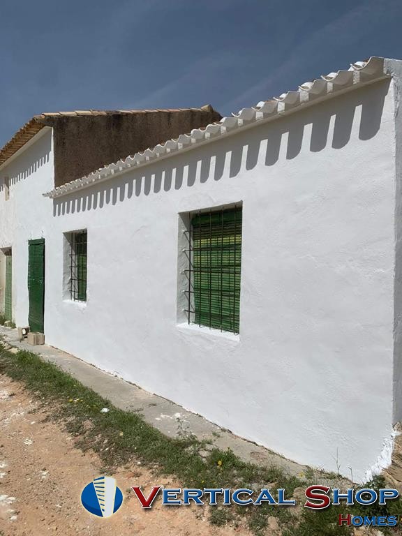 For sale of chalet in Caudete