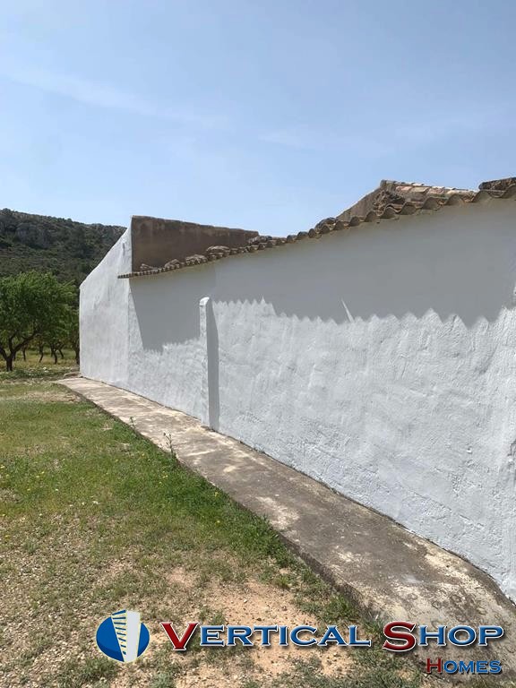 For sale of chalet in Caudete