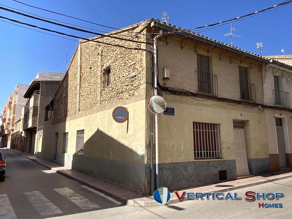 Venta de casa en Caudete
