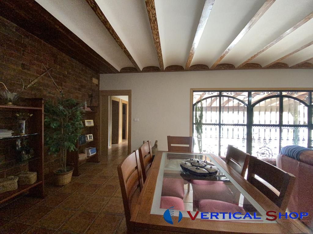 For sale of chalet in Caudete