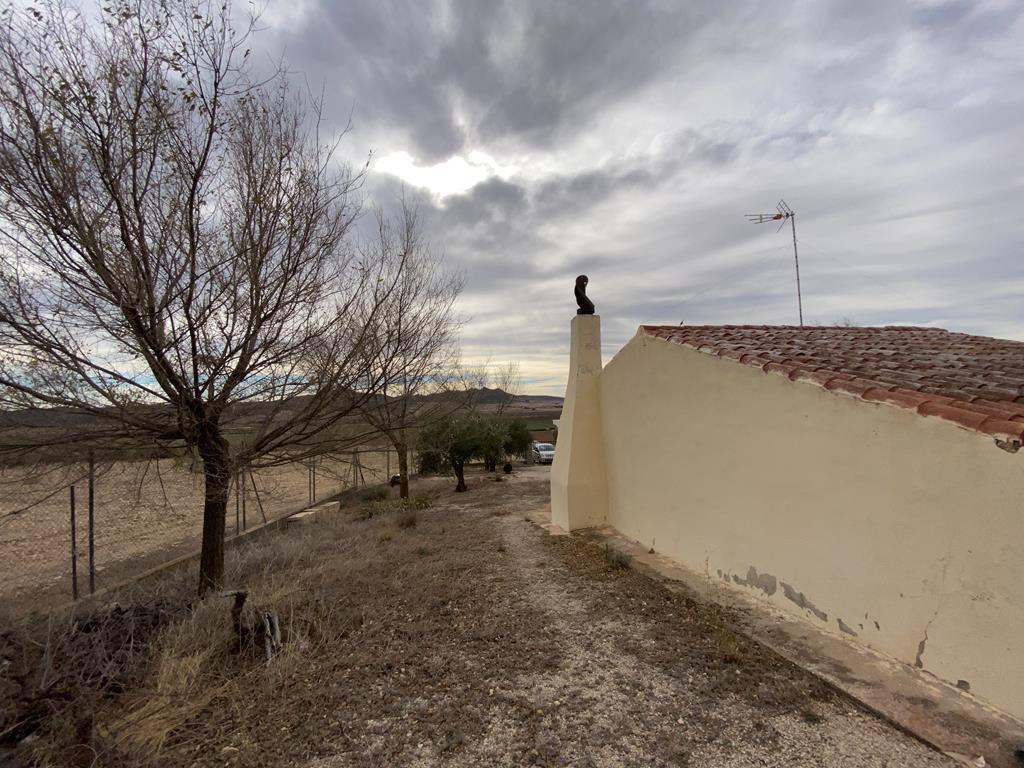 For sale of chalet in Caudete