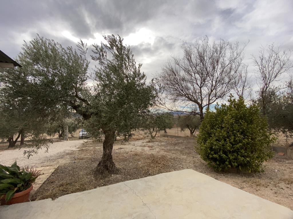 For sale of chalet in Caudete