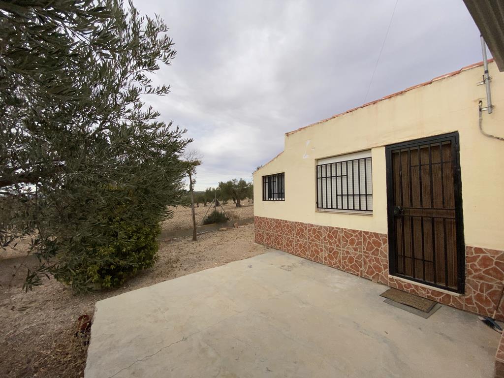 For sale of chalet in Caudete