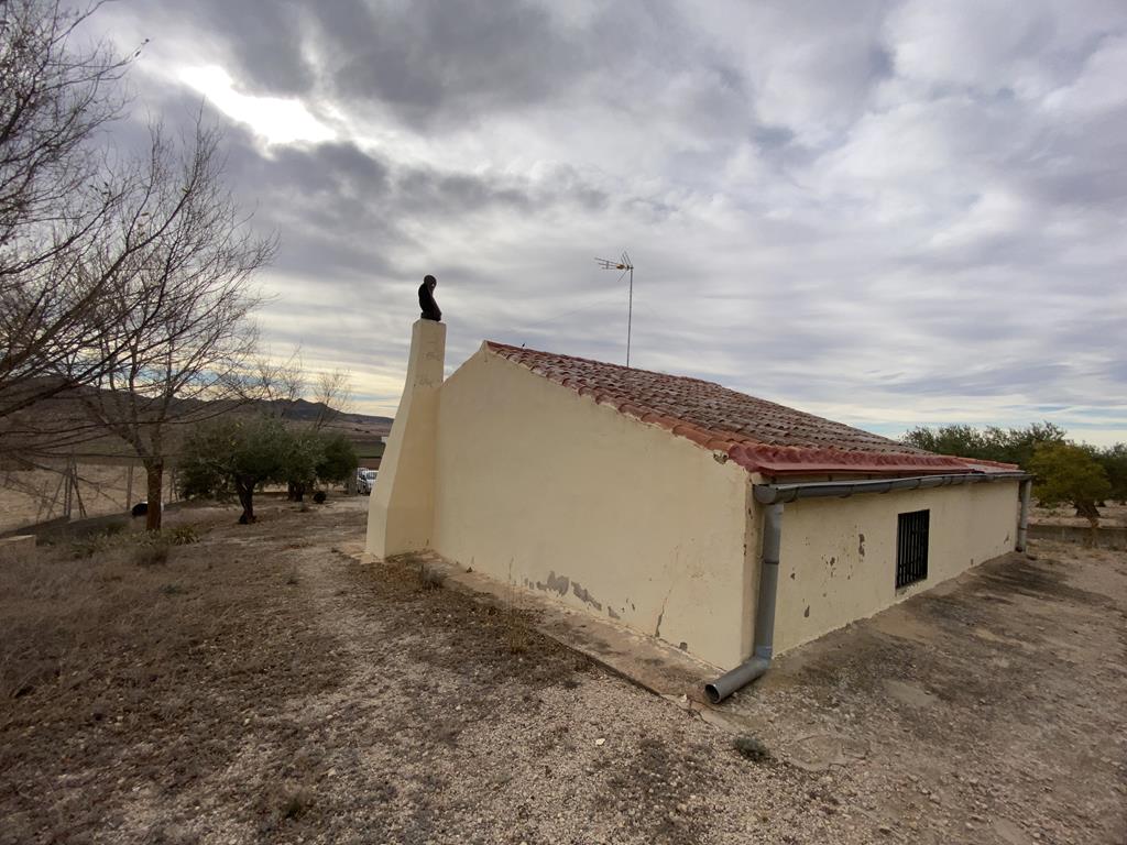 For sale of chalet in Caudete