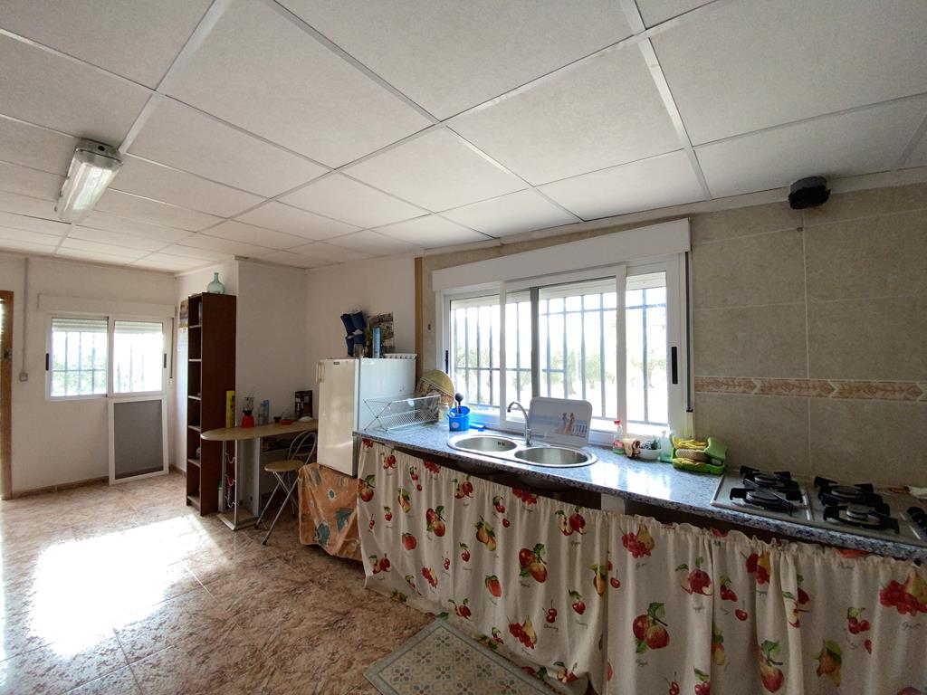 For sale of chalet in Caudete