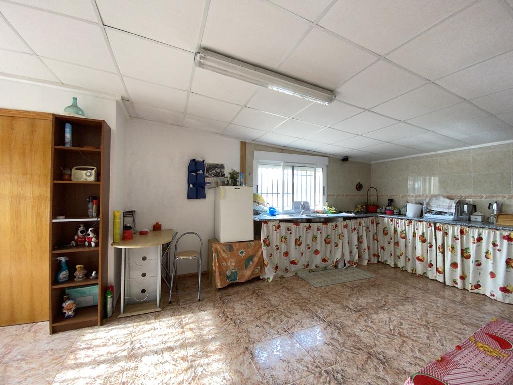 For sale of chalet in Caudete