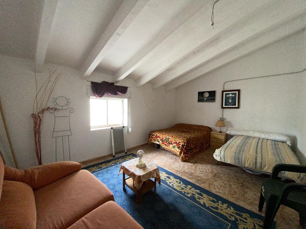 For sale of chalet in Caudete