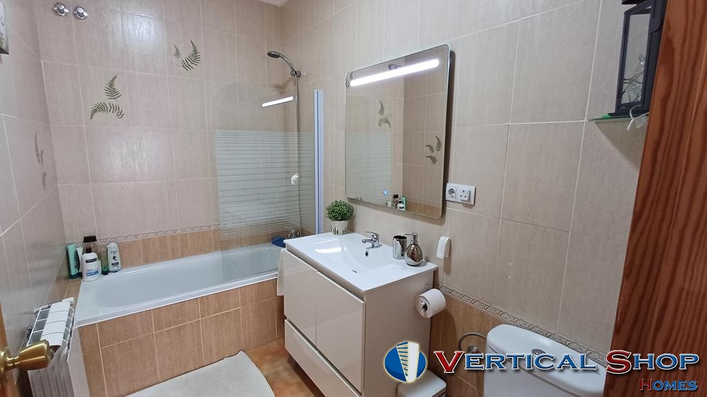 For sale of chalet in Caudete