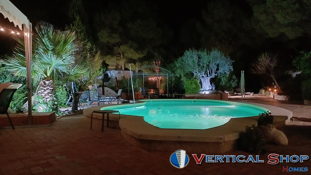 For sale of chalet in Caudete